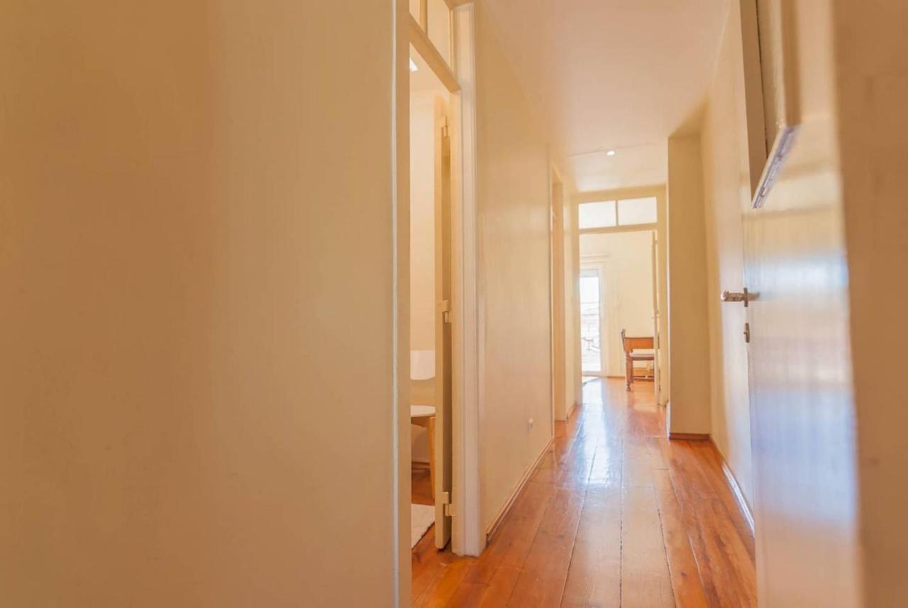 Apartamento Cozy Two Bedroom In Santa Marinha